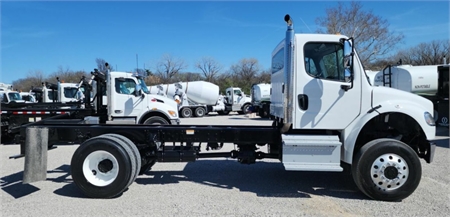 2015 FREIGHTLINER M2 106 4X4 CAB AND CHASSIS, 