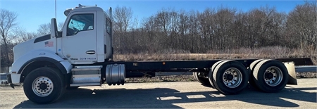 2017 KENWORTH T880 TANDEM CAB AND CHASSIS, 