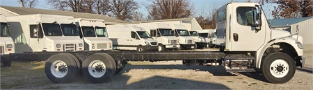 2016 FREIGHTLINER M2 106 TANDEM CAB AND CHASSIS, 